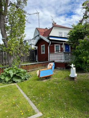 Enkel stuga med fin innergård, Vimmerby